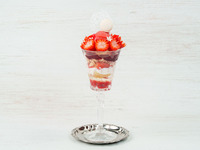 ＊土日祝【季節限定】いちごパフェ