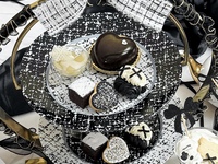 通常テーブルのお席🖤Monotone Tweed Afternoontea