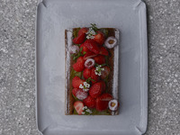 季節のフルーツタルトいちご  4名様分【 ¥4,700円(税別) 】