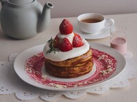 [From December 26th] Drink Set / Airy Cheese Cream "Whole" Pancake with Strawberry Milky Sauce