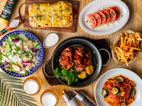 12月24日・25日限定！【2時間飲み放題付】忘年会・女子会などのパーティーに♪ 前菜、お肉、パスタなどを楽しめる「スタンダードコース」