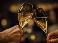 【窓側確約】プレミアムアニバーサリープラン（ドン・ペリニヨン1本＋選べるバーフード2種付き）