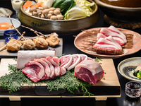 [Private Room Plan] "Ultra-Rare" Wild Boar Meat vs. Top-Quality Loin Meat Taste Comparison Boar Hot Pot Course (Premium Selection)