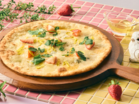[Special Strawberry Dish] Strawberry Quattro Formaggi with Honey