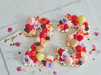 【記念日ディナーB】≪大聖堂ビュー席≫ナンバーケーキ(２桁)＋乾杯酒付き