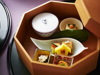 【日付限定★WEB予約】乾杯ドリンク付き　お造り5種やクエやふぐなど新春ディナー会席