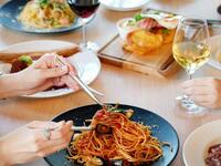 【期間限定：1/5〜9日】メインが選べるランチ／デザートビュッフェ。人気メニューが食べ放題！