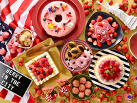 【GW・大人】Berry in the City ～鮮やかな赤が灯す、ニューヨークの街角気分を愉しむ ストロベリースイーツ＆ディナービュッフェ～