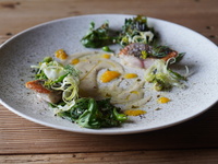 马头鱼和野生蔬菜+酒的搭配