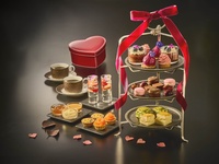 Guaranteed window seat + Sky Afternoon Tea [Saturdays, Sundays, and holidays]