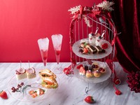 NEW【アフタヌーンティー＋セイボリーのセット】Winter Breey Chocolate 苺＆チョコレート6種類のデザートと3種類のセイボリーがのった季節を届けるアフタヌーンスタンド