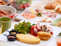 Breakfast buffet (for adults)