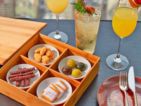 【Rooftop Bar】Chocolate box + 3 Drinks (from March 1st)