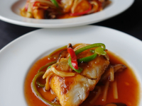 3-5月【歓送迎会】白身魚の甘酢あんかけ・名物！担々麺入りコース／飲み放題付 6,000円