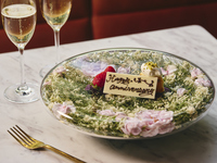 【お祝い・記念日に！フラワーメッセージプレートと乾杯ドリンク付】シェフ吉田能の豪華な飛騨牛コース（彩りサラダブッフェ付）全5品