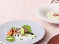 ＜土日祝ランチ＞[公式HP]こぼれスパークリングワイン付ストリングスプリフィクス　お好みでお選びいただけるメイン料理