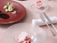 ＜土日祝ランチ＞[公式HP]こぼれスパークリングワイン付アニバーサリーコース　シェフお勧めWメイン料理を堪能