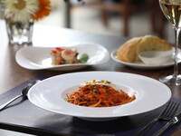 Lunch course with a toast of sparkling wine