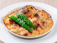 【2/17～3/2】サーモンと有頭エビのグラタン