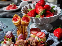 [2/1~4/30] <Weekdays 2nd Session Entry 14:00> Instagram Reservation Exclusive Price ★ Stream Afternoon Tea ~Sweet Strawberry~