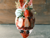 seasonal parfait  -苺　柘榴　ローズヒップ-