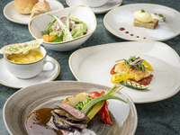 [Lunch Set] A set of 6 dishes with a choice of two main meat dishes