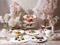 【贅沢時間】ブイヤベース入り本格フレンチ×ストロベリーブロッサムアフタヌーンティー