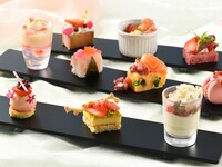 【カクテルやティーなど30種以上フリードリンク付】苺のアフタヌーンティー