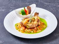 [Time Sale 20% OFF] Main Dish 1: A simple, light stew of Yanbaru chicken thigh meat with bone and vegetables