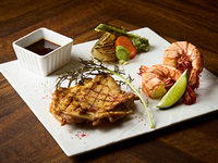 【平日ディナー】チキングリル（100ｇ）とガーリックシュリンプ＆ハーフビュッフェ