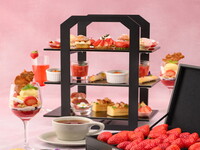 【THE BAR】イチゴのアフタヌーンティー　イチゴ3種の食べ比べ　～Le printemps en fleurs～　