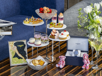 ［13:30 / 14:00］Deluxe Sakura Afternoon tea with Conrad Bear