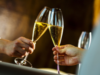 【Limited days plan】 Window Side Table / Glass of Champagne Benefit! 「Menu Dégustation」