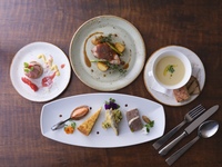 《京都美食めぐり 2026春》カフェ33クラシックセット（1ドリンク付き）