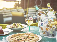 【For 2 Guests or More】Hanami Garden: Sakura Pizza & Dessert Set Menu | Spring Exclusive + 1 Bottle of Mouton Cadet Wine