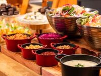 【平日11:30入店限定：90分制】選べるメイン＆サラダ・スープ・デザート付き約25種ランチビュッフェ