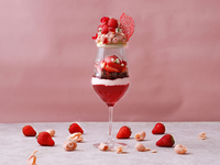 【土日祝18:00～】3/1~5/7 開催 ：いちご＆ローズパフェ