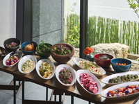 【ベジタブルビュッフェ】と選べるメインディッシュ