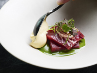 [Lunch: Discovery] A 3-course lunch menu including an appetizer and your choice of main dish.