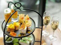 【季節のアフタヌーンティー】豊富なスイーツとセイボリー＋ロンネフェルト紅茶等フリー（土日祝）