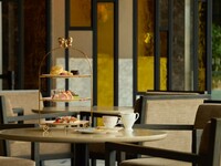 Afternoon Tea ~With an open view of the Tama River~ [Bar & Lounge The Throne]