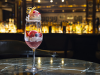 [Spring Parfait "Strobab"] A stylish final parfait available exclusively at the bar