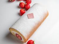 イチゴ練乳ロール