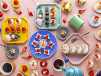 [13:30 onwards] Springtime Strawberry Sweets Buffet (Children) 2,300 yen 3/1~5/31