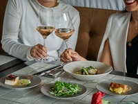 【Online Booking Only】15% OFF with Advance Payment & Booking at Least 7 Days in Advance[3 Days Only] Crossroads Kitchen Mother’s Day Special Dinner 