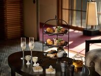 [Weekdays: Seasonal Afternoon Tea] Sencha from all over Kyushu, Ronnefeldt black tea, seasonal Japanese sweets, fruit tarts, and more