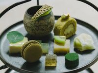 [Weekends and Holidays: Seasonal Afternoon Tea] Sencha from all over Kyushu, Ronnefeldt black tea, seasonal Japanese sweets, fruit tarts, and more