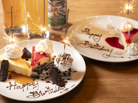 [3 kinds of desserts and a brownie] Dessert platter with a message