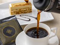 【土日祝】【4月以降】要　潤さんプロデュースコーヒー「THE EVER GREEN COFFEE」とケーキセット