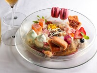 Weekday Lunch Only [Anniversary/Birthday] PRANZO [A] Choice of hot dish, pasta, and dessert (5 dishes total) + Anniversary Petit Four Plate + Seasonal Toast (Limited to 2-3 people)